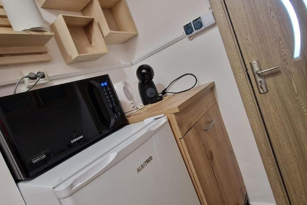 Little And Cozy Studio Breakfast Included Тимишоара Экстерьер фото